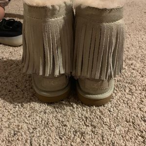 Girls uggs